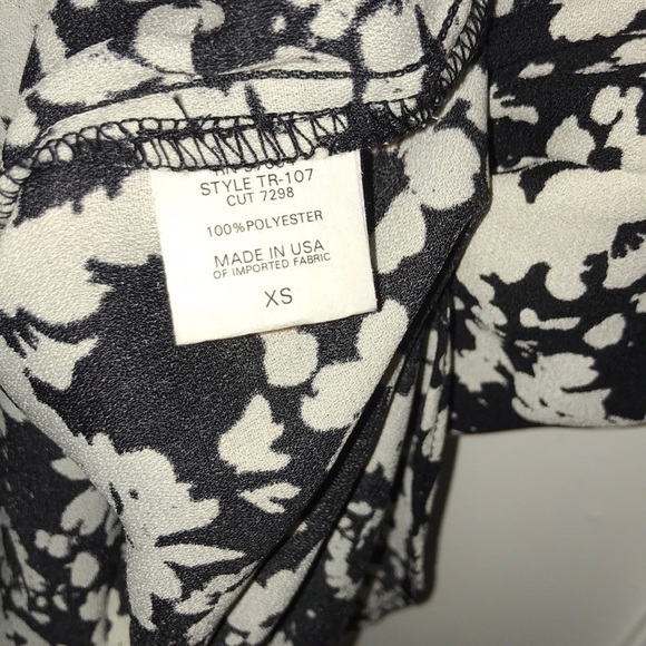 Three Eighty Two Black & White Floral Blouse B13 - Picture 5 of 6